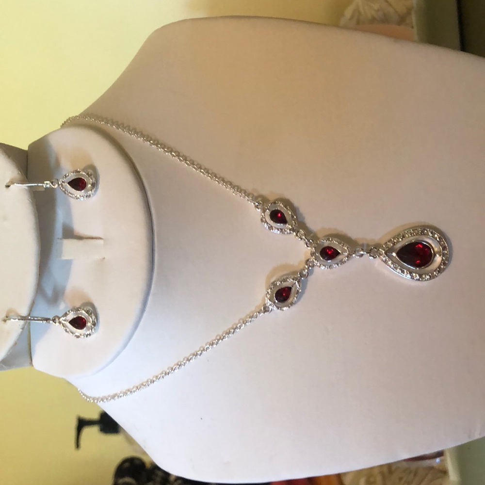 Ruby earrings & Necklace set🌟
